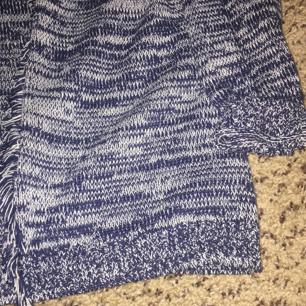 Sweater - Picture 2 of 5